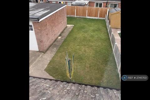 3 bedroom semi-detached house to rent, Hemsworth Avenue, Little Sutton, Ellesmere Port, CH66