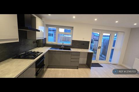 3 bedroom semi-detached house to rent, Hemsworth Avenue, Little Sutton, Ellesmere Port, CH66