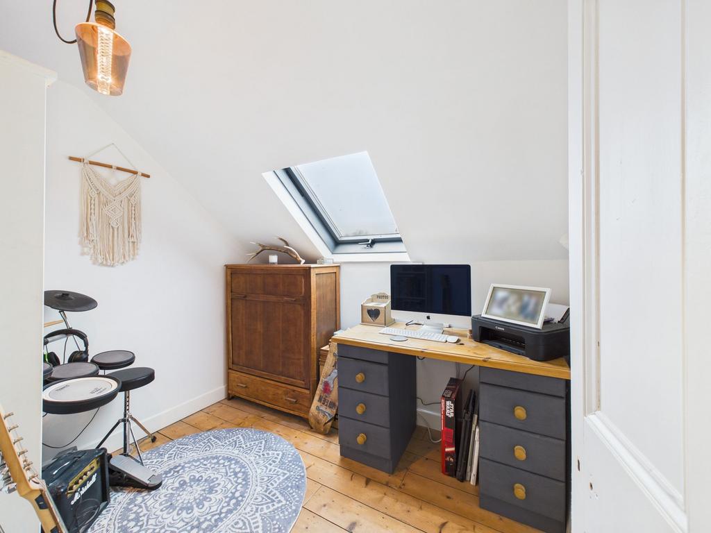 Bedroom 5/ office