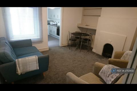 4 bedroom terraced house to rent, Highfield Road, Bognor Regis, PO22
