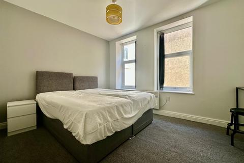 2 bedroom flat to rent, Hornby Road, Blackpool, FY1