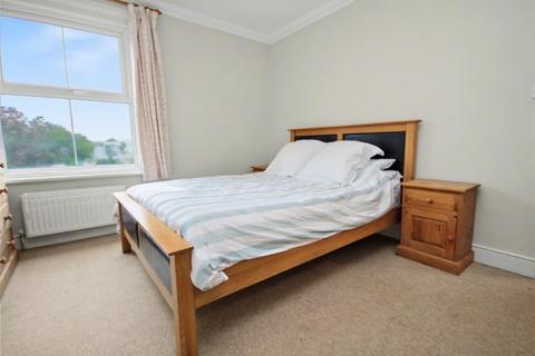2 bedroom maisonette to rent, Wherwell Road, Guildford