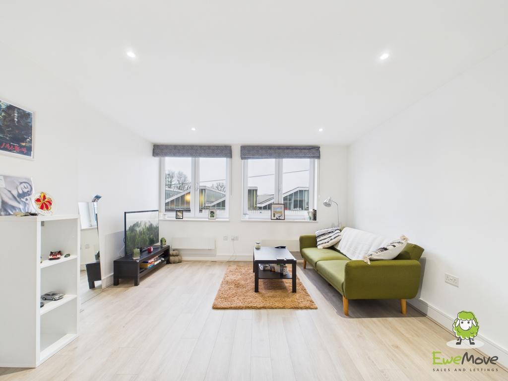 Ewe Move Basingstoke Quadra House Living Area
