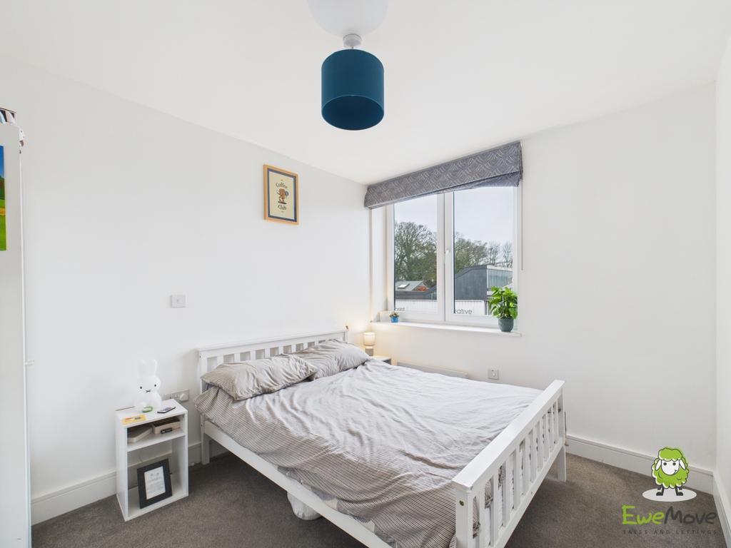 Ewe Move Basingstoke Quadra House Bedroom