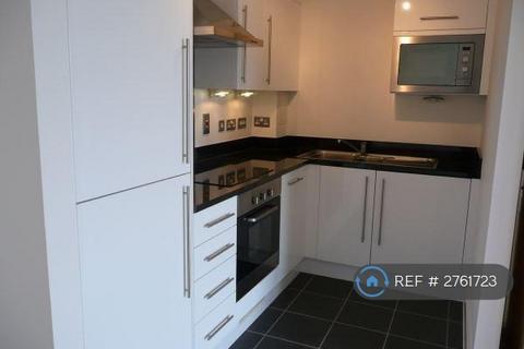 2 bedroom flat to rent, Turner Street, London, E16