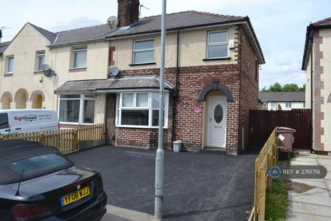 3 bedroom semi-detached house to rent, Oak Avenue, Newton-Le-Willows, WA12