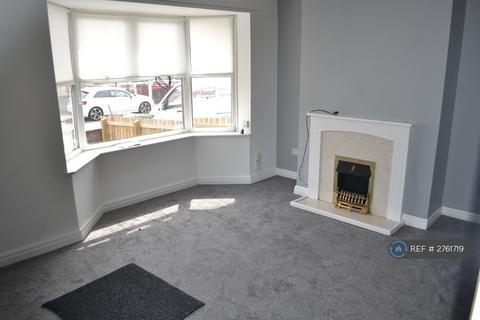 3 bedroom semi-detached house to rent, Oak Avenue, Newton-Le-Willows, WA12