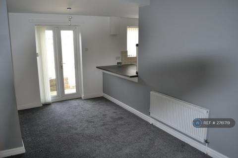 3 bedroom semi-detached house to rent, Oak Avenue, Newton-Le-Willows, WA12
