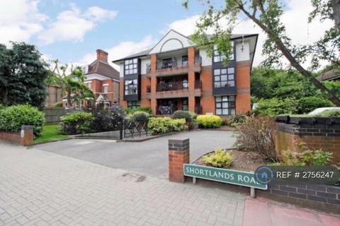 2 bedroom flat to rent, The Knoll, Bromley, BR2