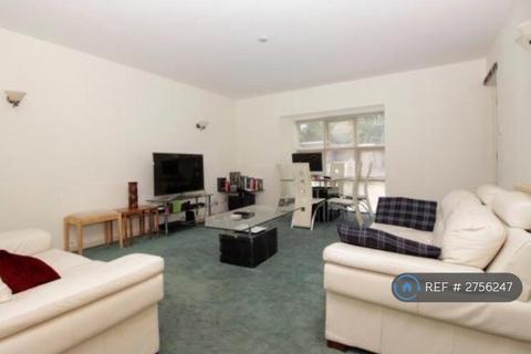 2 bedroom flat to rent, The Knoll, Bromley, BR2