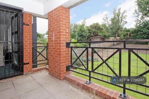 2 bedroom flat to rent, The Knoll, Bromley, BR2