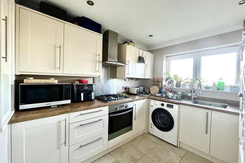 2 bedroom maisonette for sale, Bridge Road, Chessington, Surrey. KT9 2RX