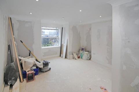 2 bedroom apartment for sale, Albert Road, London, London, SE25 4JD