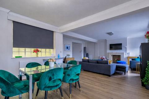 4 bedroom apartment for sale, St. Mary Abbots Court, Warwick Gardens, London