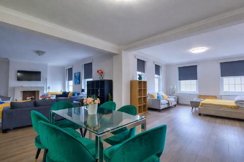 4 bedroom apartment for sale, St. Mary Abbots Court, Warwick Gardens, London