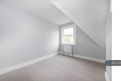 2 bedroom flat to rent, Grove Park, London, SE5