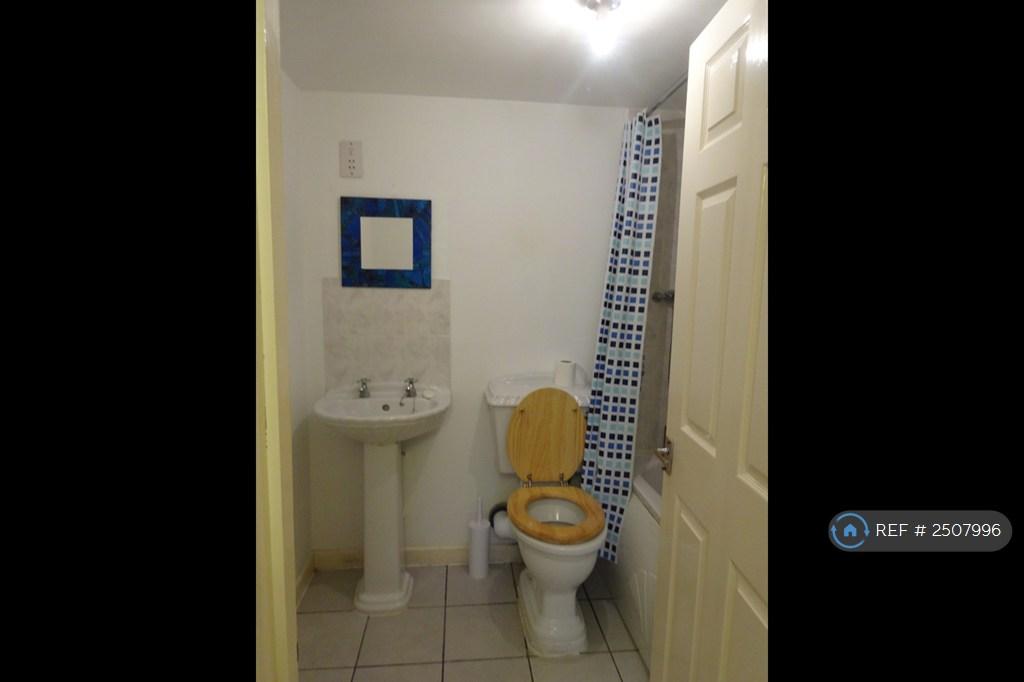 En-Suite Bathroom