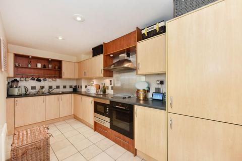 1 bedroom flat for sale, Riverside West, Smugglers Way, London SW18 - River View Apartment