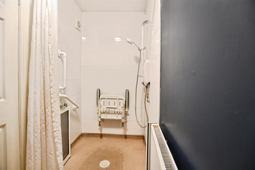 Downstairs Wet Room