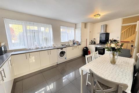 4 bedroom terraced house for sale, Chobham Road, Stratford