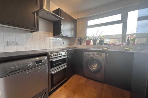2 bedroom apartment to rent, Victoria Road, Ruislip