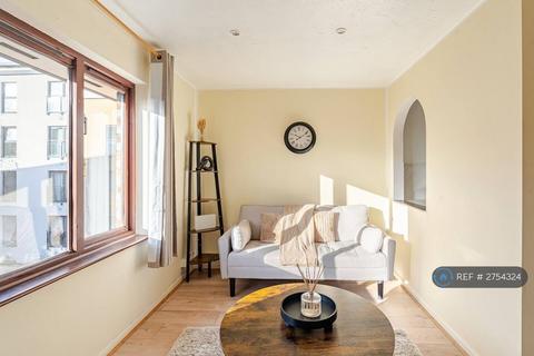 2 bedroom flat to rent, Westferry Road, London, E14