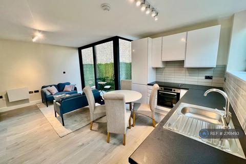 1 bedroom bungalow to rent, Tufnell Park Road, London, N7