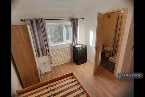 1 bedroom in a house share to rent, Stapleton Road, Borehamwood, WD6