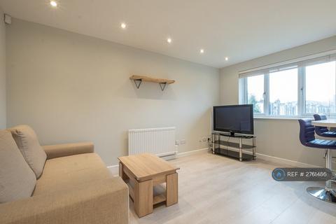 1 bedroom flat to rent, John Maurice Close, London, SE17