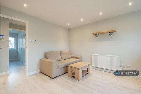 1 bedroom flat to rent, John Maurice Close, London, SE17