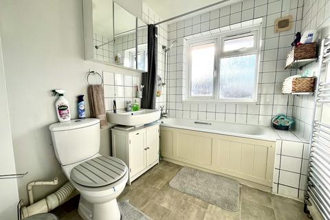 3 bedroom terraced house for sale, Chantry Road, Chessington, Surrey. KT9 1XD
