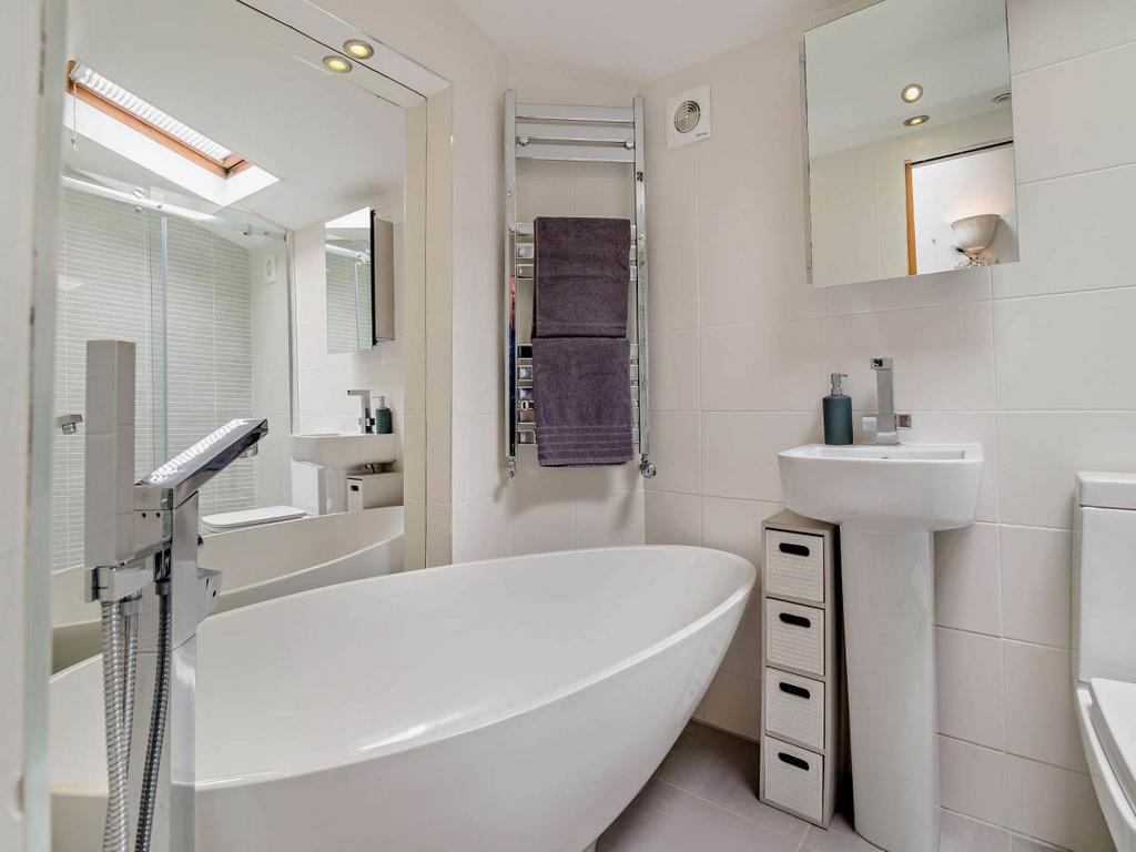 Beauty villa bathroo