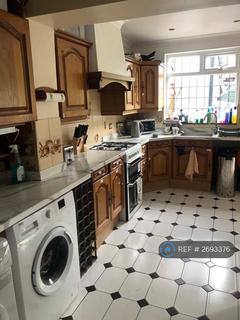 1 bedroom in a house share to rent, Aldridge Rise, New Malden, KT3
