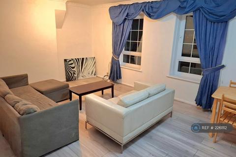 2 bedroom flat to rent, Vauxhall/Oval, London, SW8