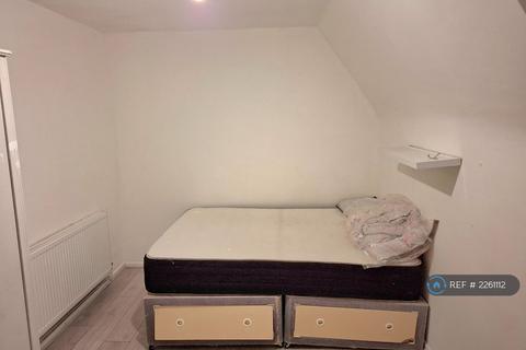 2 bedroom flat to rent, Vauxhall/Oval, London, SW8