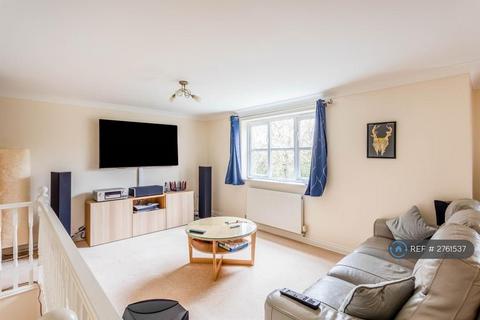 4 bedroom maisonette to rent, Darwin Close, Milton Keynes, MK5