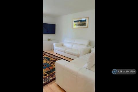 2 bedroom flat to rent, Thyme Close, London, SE3