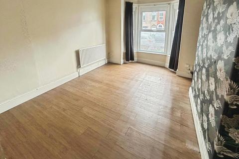 3 bedroom terraced house to rent, Algernon Street, Lincolnshire DN32