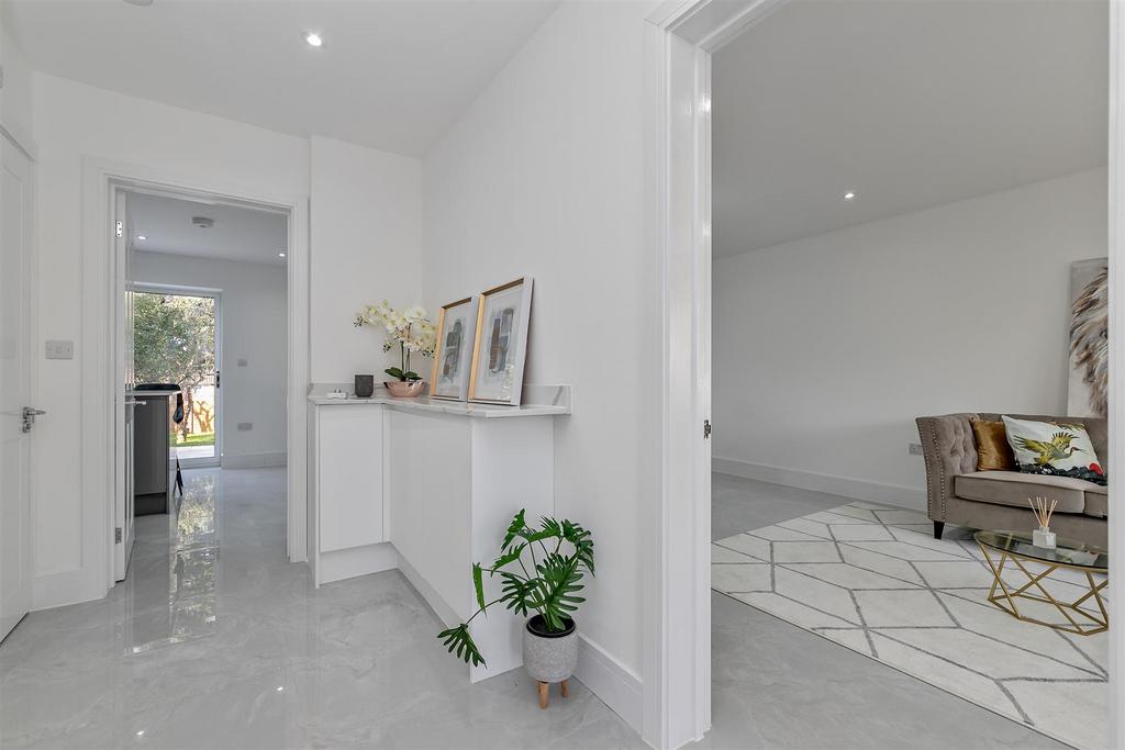 23a Oldfield Way-6.jpg