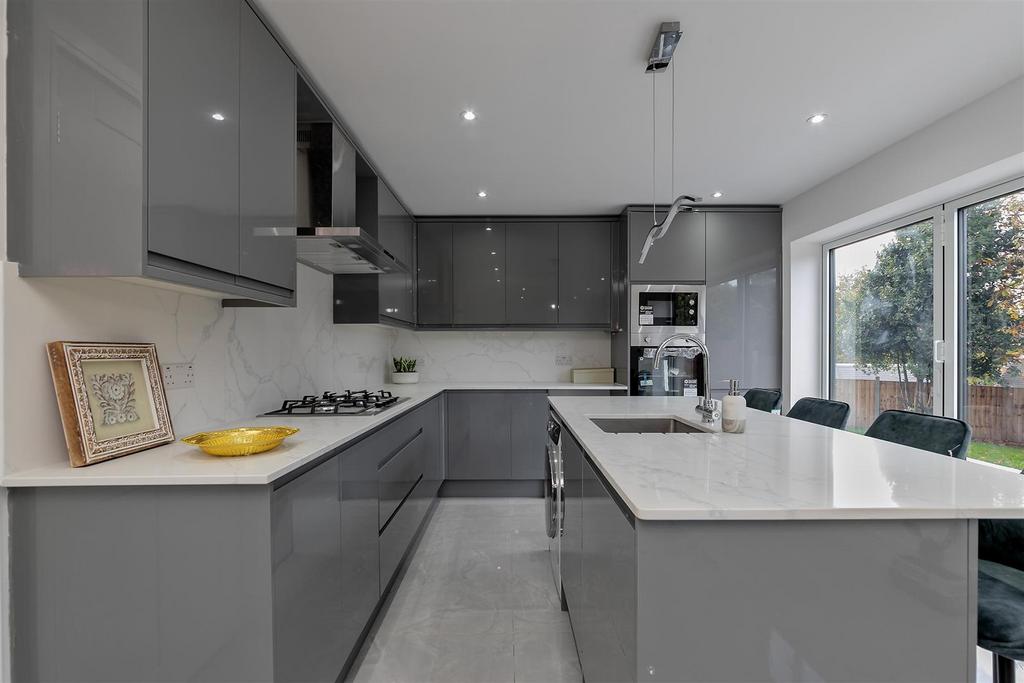 23a Oldfield Way-24.jpg