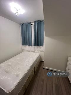1 bedroom in a house share to rent, The Limes Avenue, London, N11