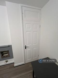 1 bedroom in a house share to rent, The Limes Avenue, London, N11