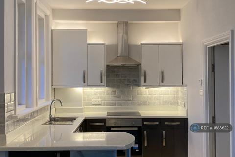 1 bedroom flat to rent, Walpole Road, Bournemouth, BH1