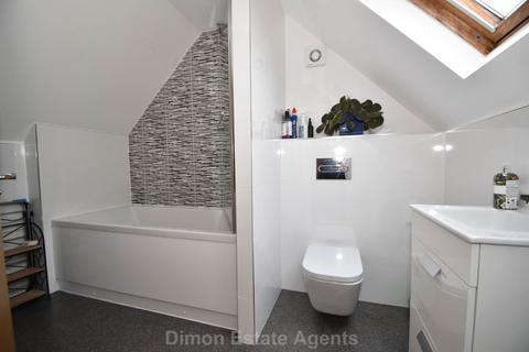 4 bedroom semi-detached house for sale, Bury Close, Gosport