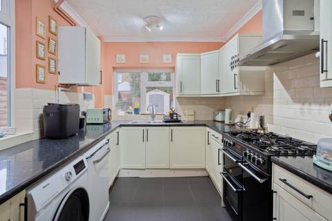 3 bedroom terraced house for sale, Sandringham Road, Watford