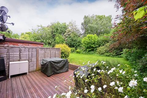 2 bedroom maisonette to rent, Keble Road, Maidenhead, SL6