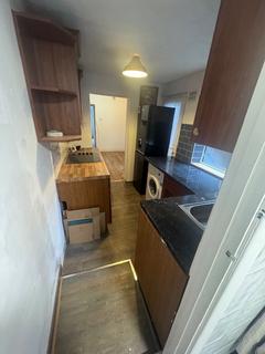 3 bedroom terraced house to rent, Hartley Road, Luton, Bedfordshire, LU2