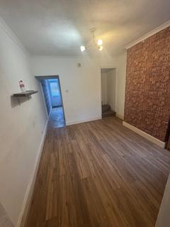 3 bedroom terraced house to rent, Hartley Road, Luton, Bedfordshire, LU2
