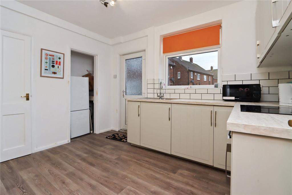 Kitchen Pic 2