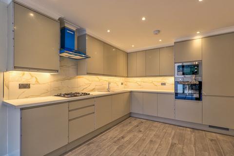 4 bedroom terraced house for sale, Queensbury Road, London